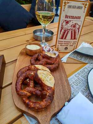 ‪soho Beer Garden‬