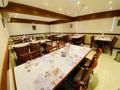 ‪metropole Restaurant Llc‬