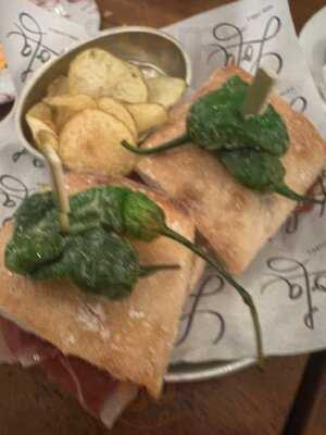 ‪lola Taberna Española‬