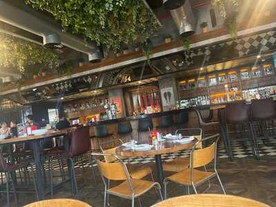 ‪lola Taberna Española‬