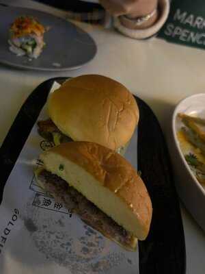 ‪goldfish Sushi & Yakitori‬