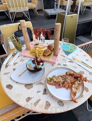 ‪brunch & Cake The Pointe‬