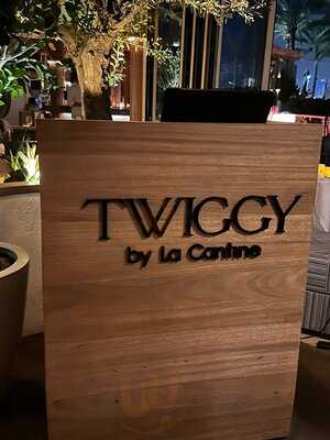 ‪twiggy By La Cantine‬