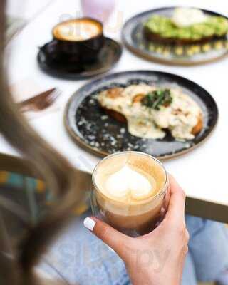 ‪ten 11 Coffee Boutique‬