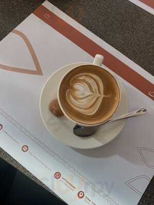 ‪toma Lounge Restaurant‬