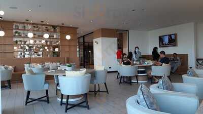 ‪royal Club Lounge‬