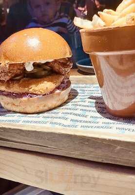 ‪atlantis Wave House‬