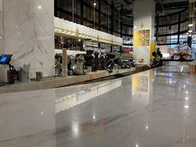 ‪the Climbing Goat‬