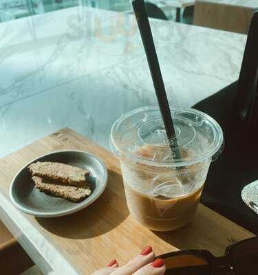 ‪the Climbing Goat‬