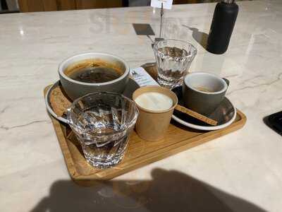 ‪the Climbing Goat‬