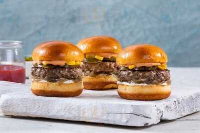 ‪slider Ryder Mini Burgers - Al Raffa‬