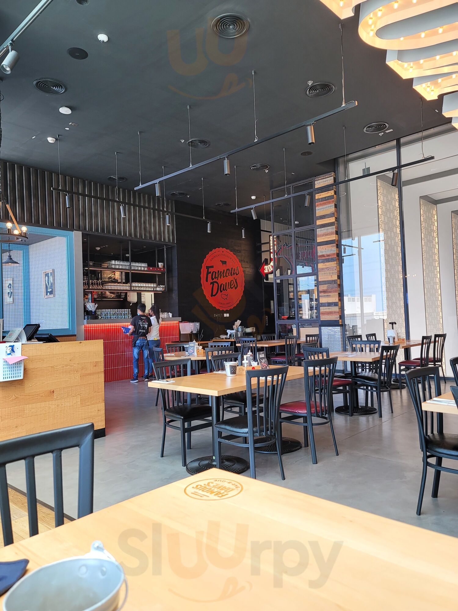 Famous Dave's Bar-b-que