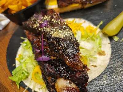 Famous Dave's Bar-b-que