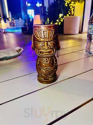 ‪stage Pool Lounge‬