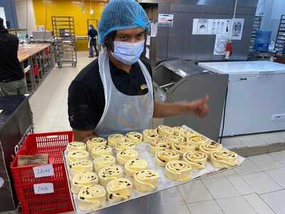 ‪munich Finest Bakery‬