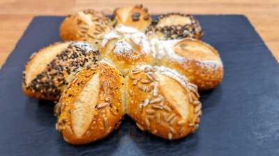 ‪munich Finest Bakery‬