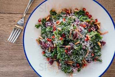 ‪joe's Backyard Gastropub‬