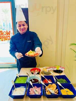 ‪world Of Curries‬