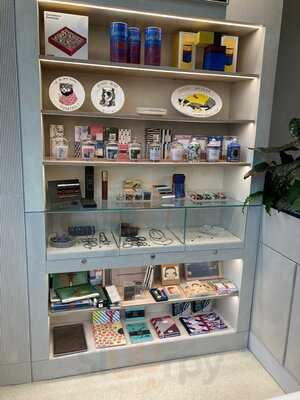 ‪the Lighthouse Mall Of The Emirates‬