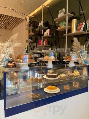 ‪the Lighthouse Mall Of The Emirates‬