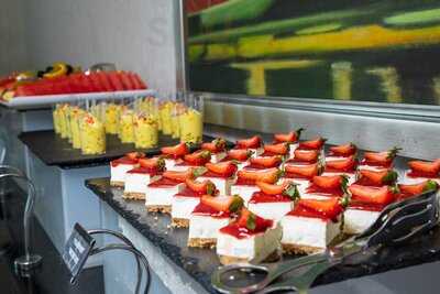 ‪monarch Coffee Shop‬