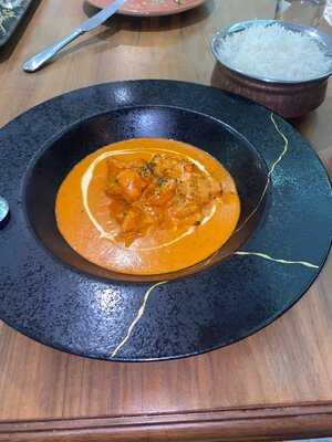 ‪chilli & Chutney‬