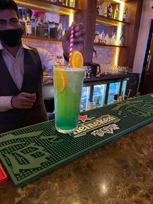 ‪revel Haus Restro Pub‬