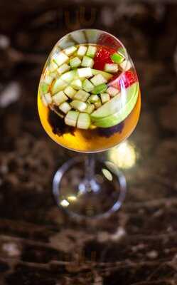 ‪revel Haus Restro Pub‬