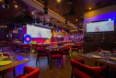 ‪revel Haus Restro Pub‬