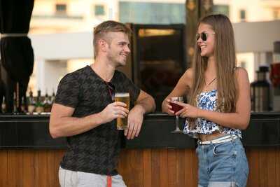 ‪skybar On 10 Poolbar‬