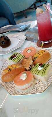 ‪the Lounge At Address Beach Resort‬