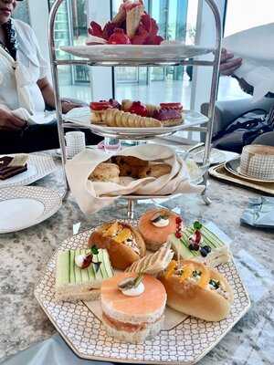 ‪the Lounge At Address Beach Resort‬