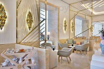 ‪her By Caroline Astor‬