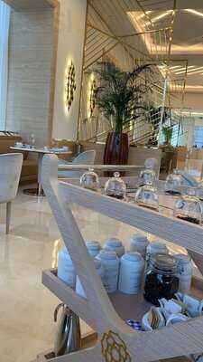 ‪her By Caroline Astor‬