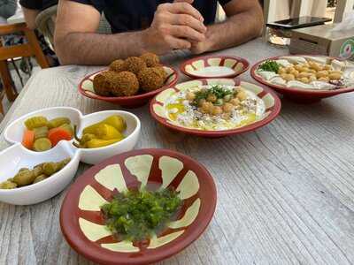 ‪falafil Al Rabiah Al Khadra‬