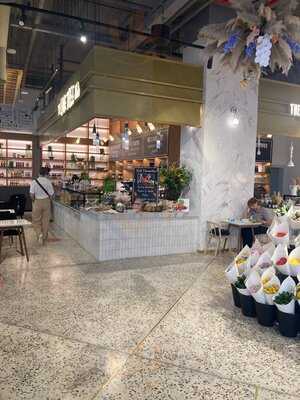 ‪lime Tree Cafe‬