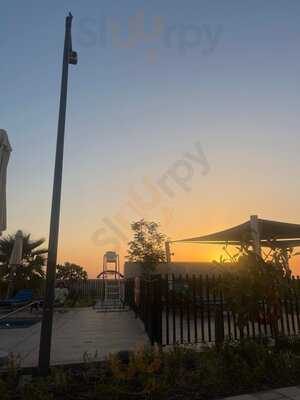 ‪the Hills Pool Deck‬