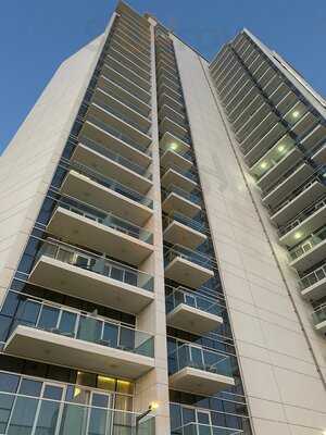 ‪the Hills Pool Deck‬