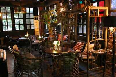 ‪piccolo Mondo View‬