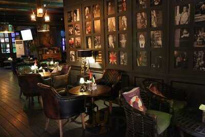 ‪piccolo Mondo View‬