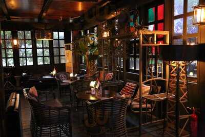 ‪piccolo Mondo View‬