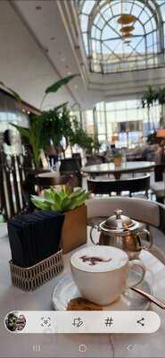 ‪the Lobby Lounge‬