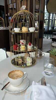 ‪the Lobby Lounge‬