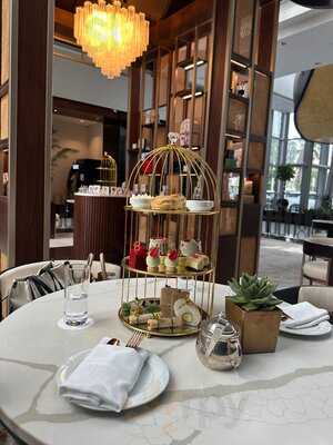 ‪the Lobby Lounge‬