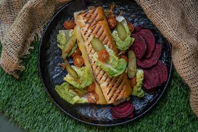 ‪grains & Greens‬