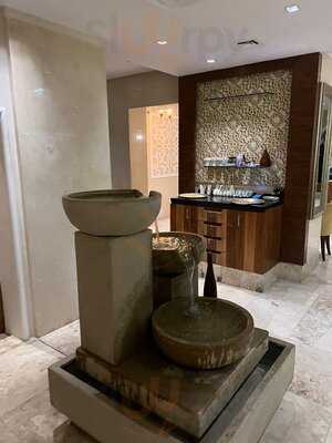 ‪narrah Restaurant & Lounge‬