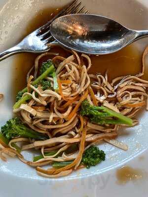 ‪shi Restaurant & Lounge‬