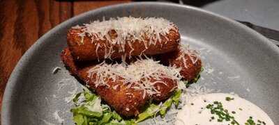 ‪hunter & Barrel Emirates Hills‬