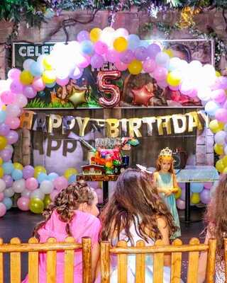 ‪rainforest Cafe‬