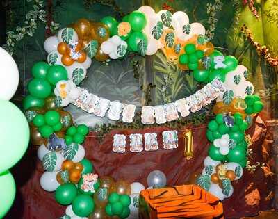 ‪rainforest Cafe‬